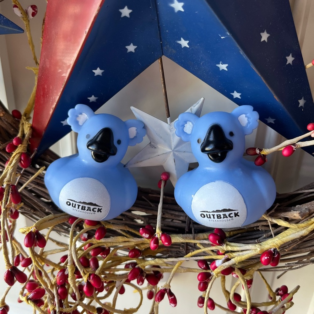 Outback Steakhouse Koala Duck Bundle (2)